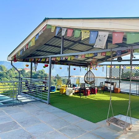 The Auriga 3Bhk Fully Entair Villa With Bonfire In Kasauli I Pvt Stay I Open Air Terrace I Kitchen Livingroom I Lawn Bonfire I Gaming Zone Kültér fotó
