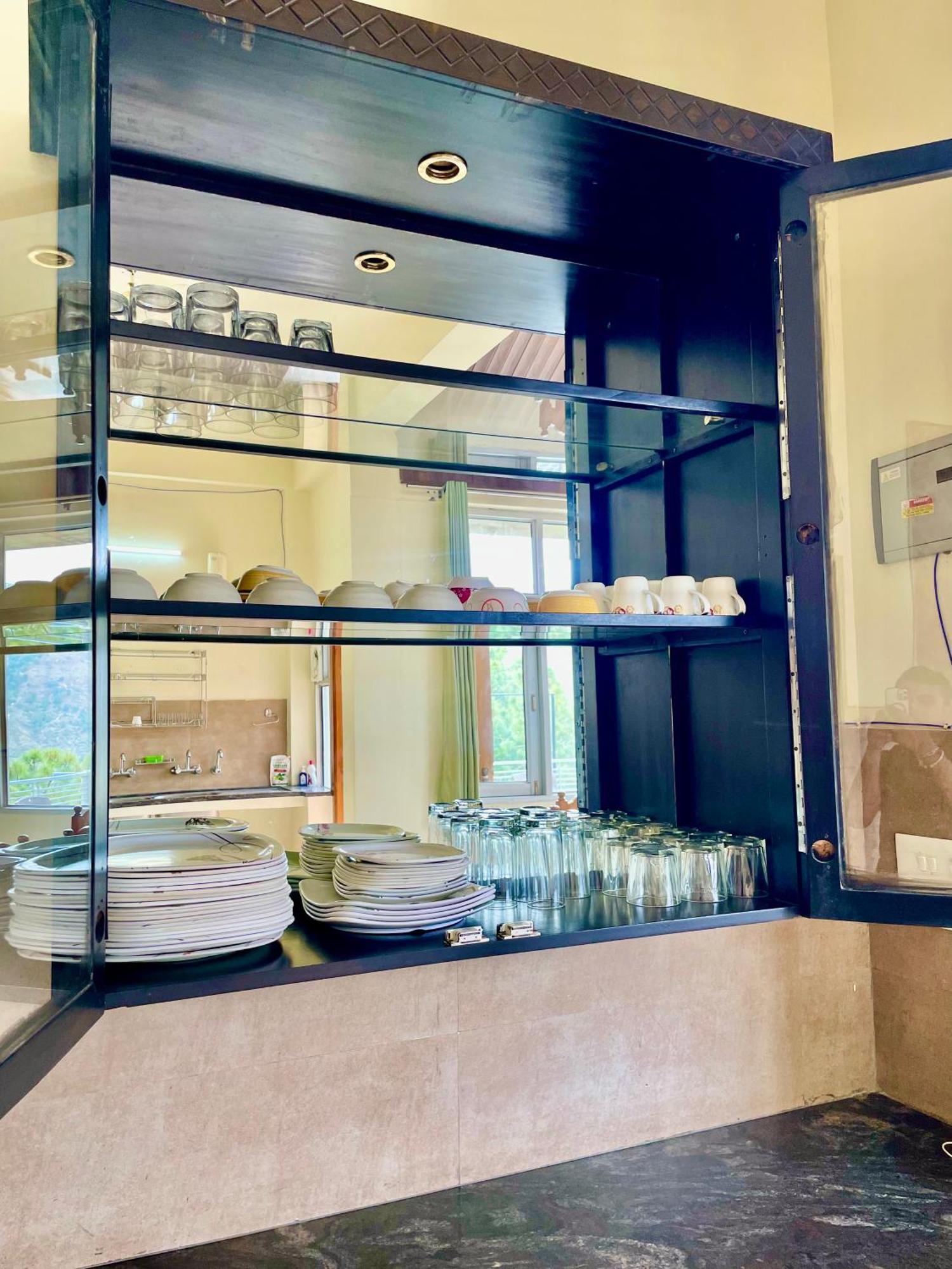 The Auriga 3Bhk Fully Entair Villa With Bonfire In Kasauli I Pvt Stay I Open Air Terrace I Kitchen Livingroom I Lawn Bonfire I Gaming Zone Kültér fotó