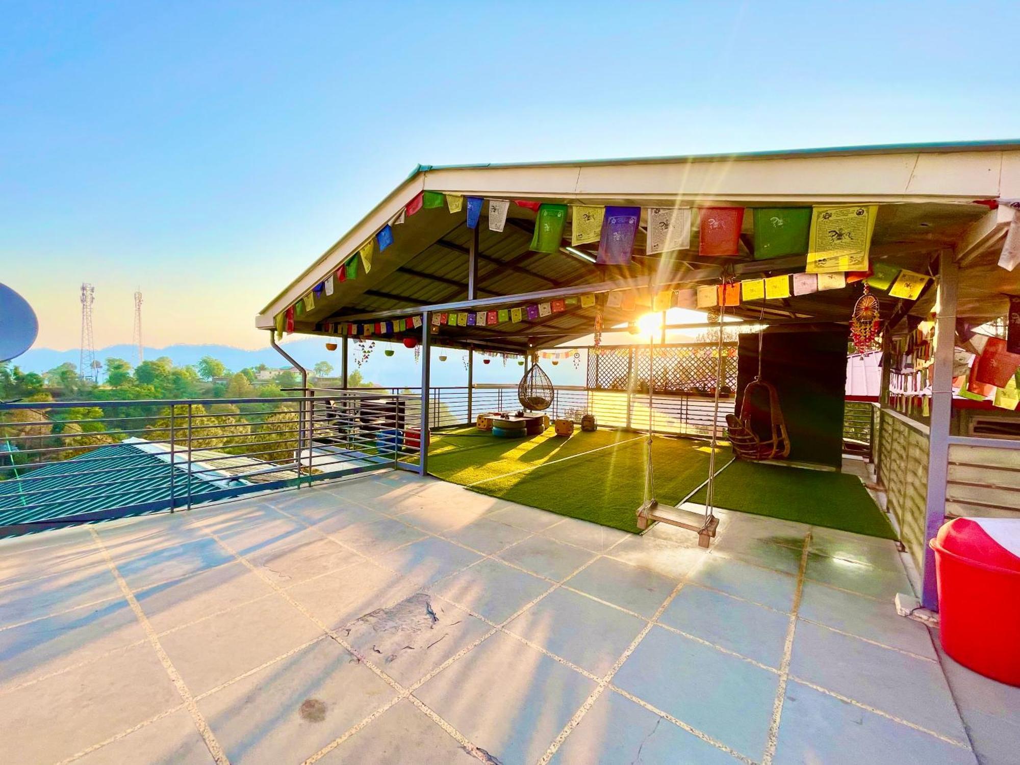 The Auriga 3Bhk Fully Entair Villa With Bonfire In Kasauli I Pvt Stay I Open Air Terrace I Kitchen Livingroom I Lawn Bonfire I Gaming Zone Kültér fotó