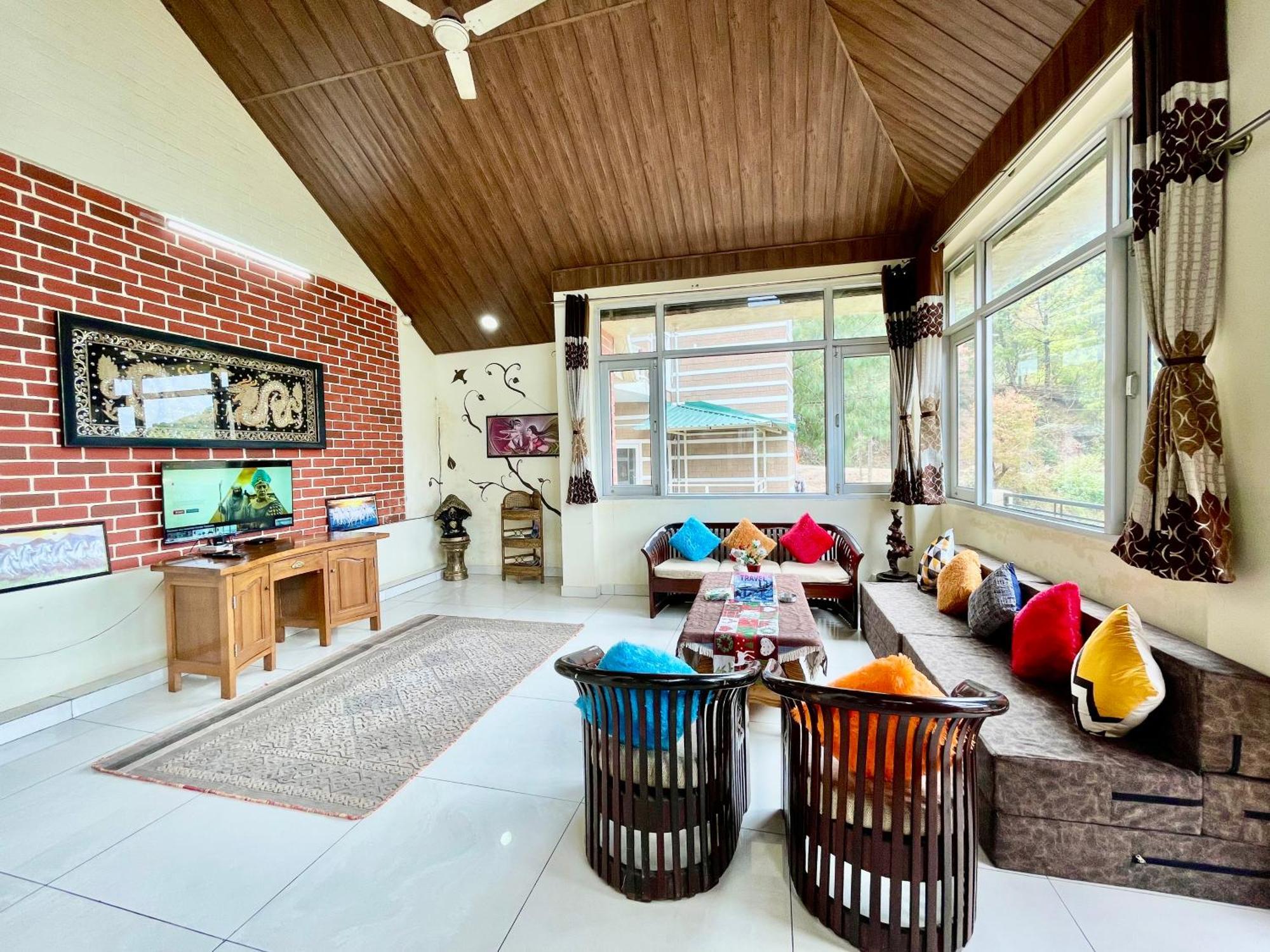 The Auriga 3Bhk Fully Entair Villa With Bonfire In Kasauli I Pvt Stay I Open Air Terrace I Kitchen Livingroom I Lawn Bonfire I Gaming Zone Kültér fotó