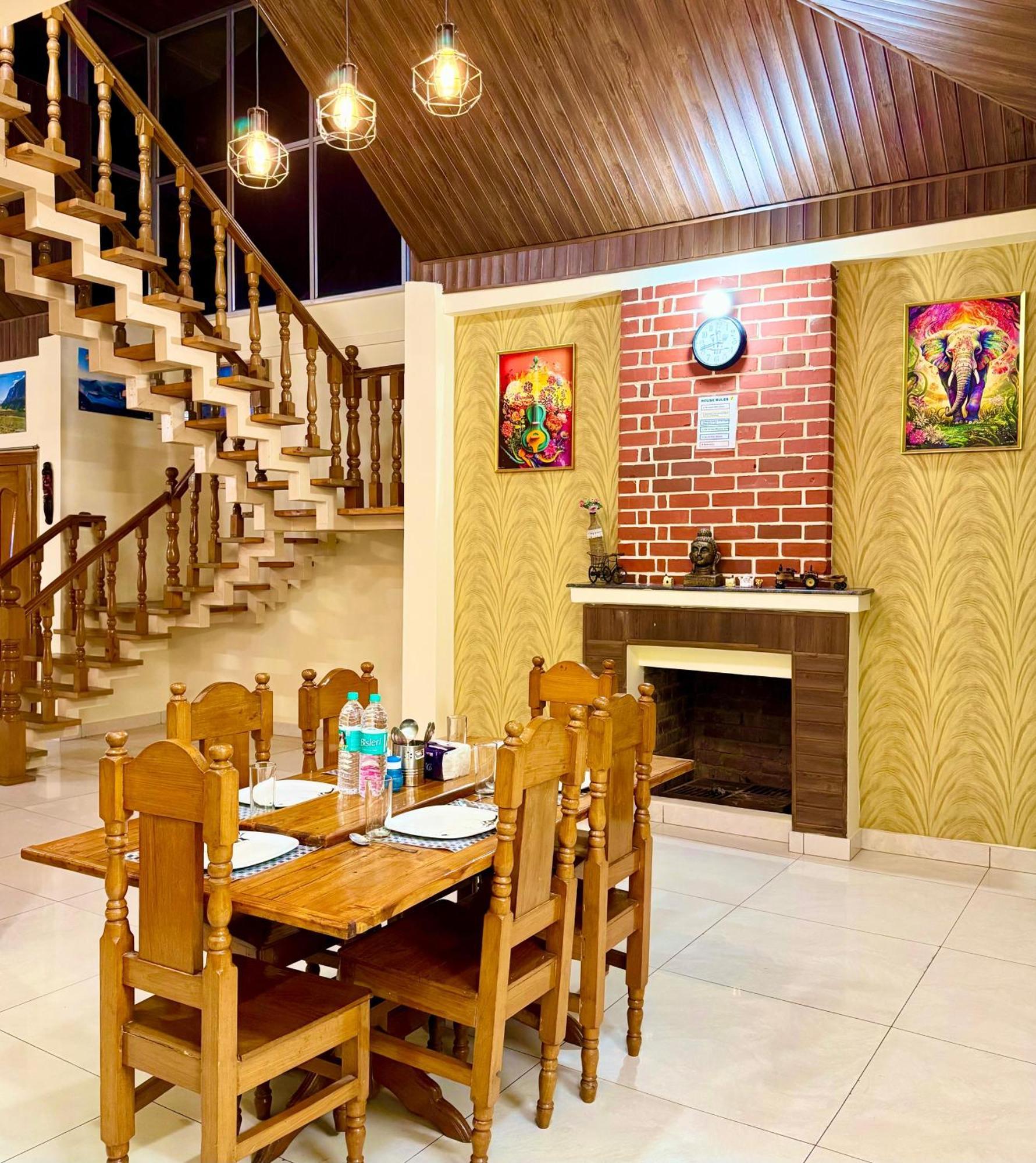 The Auriga 3Bhk Fully Entair Villa With Bonfire In Kasauli I Pvt Stay I Open Air Terrace I Kitchen Livingroom I Lawn Bonfire I Gaming Zone Kültér fotó