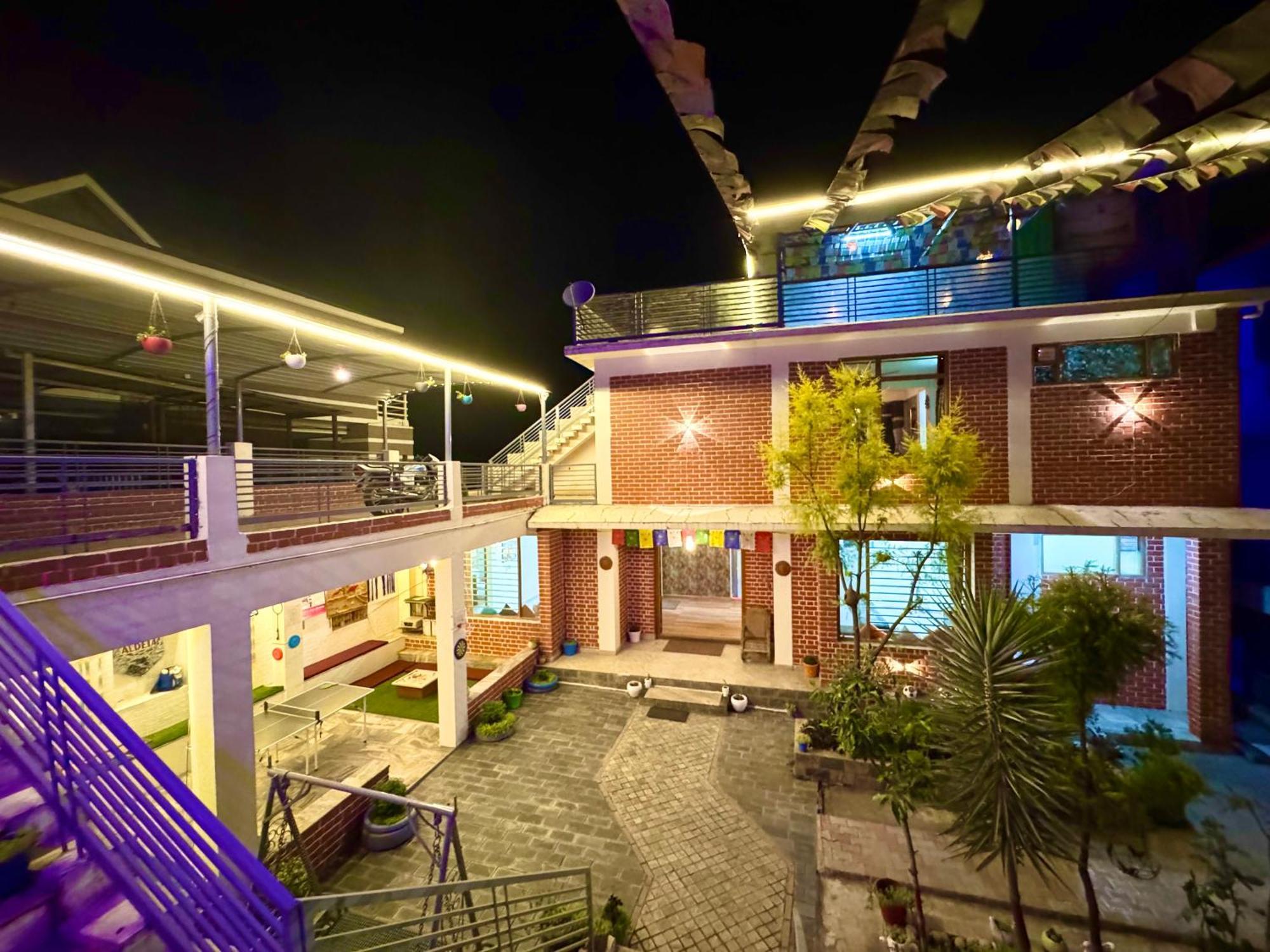 The Auriga 3Bhk Fully Entair Villa With Bonfire In Kasauli I Pvt Stay I Open Air Terrace I Kitchen Livingroom I Lawn Bonfire I Gaming Zone Kültér fotó