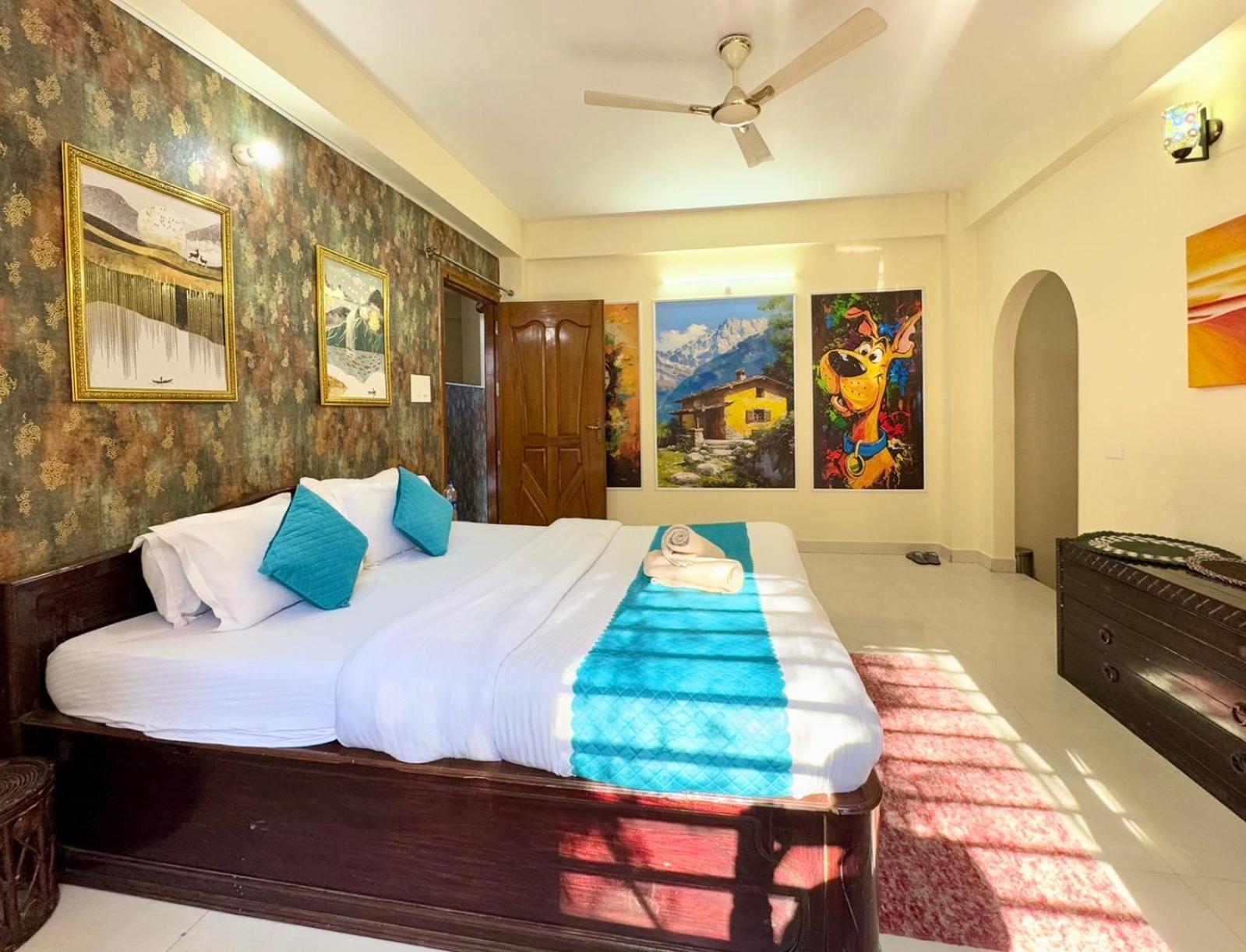 The Auriga 3Bhk Fully Entair Villa With Bonfire In Kasauli I Pvt Stay I Open Air Terrace I Kitchen Livingroom I Lawn Bonfire I Gaming Zone Kültér fotó