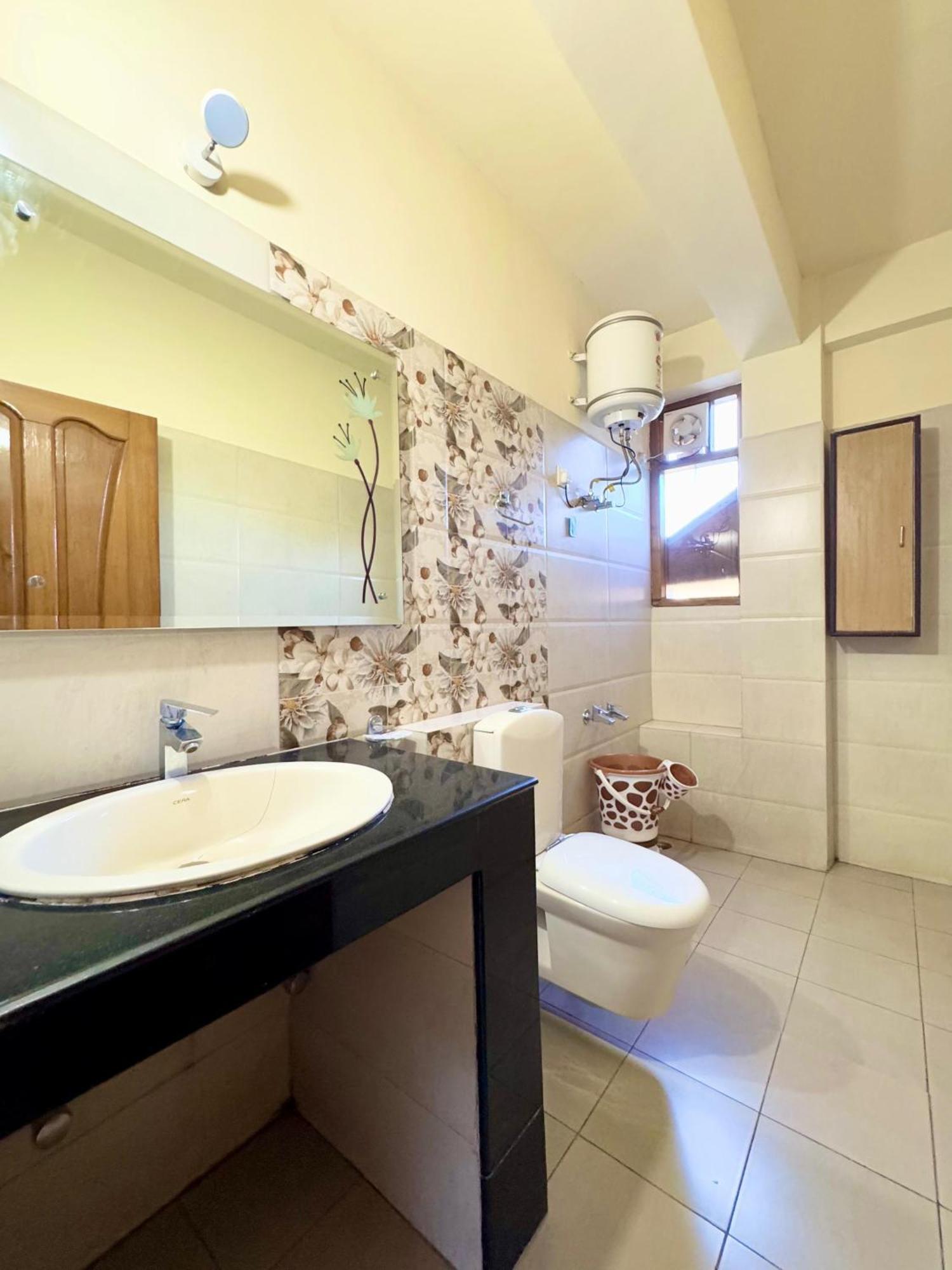 The Auriga 3Bhk Fully Entair Villa With Bonfire In Kasauli I Pvt Stay I Open Air Terrace I Kitchen Livingroom I Lawn Bonfire I Gaming Zone Kültér fotó